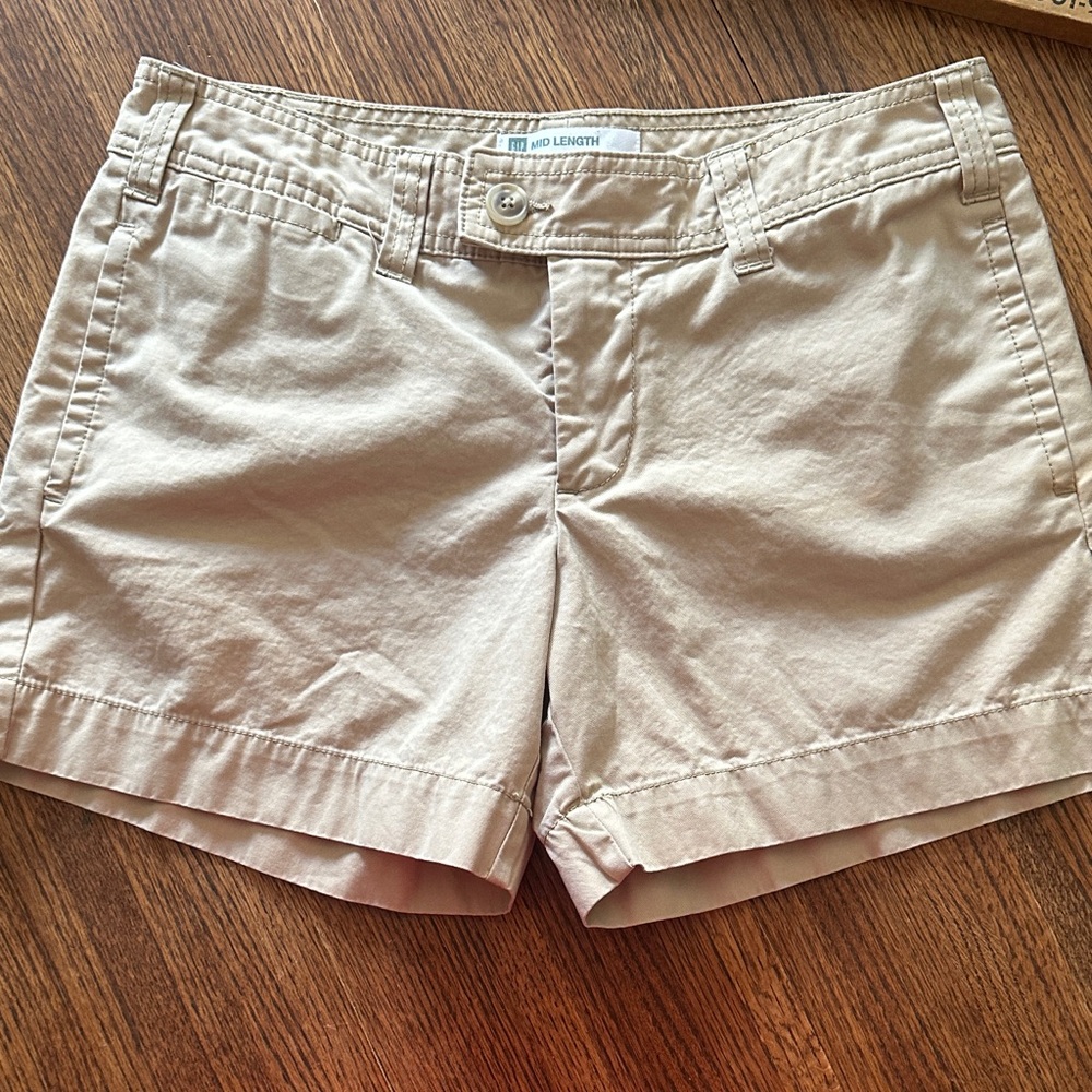 GAP Women's Classic Tan Shorts